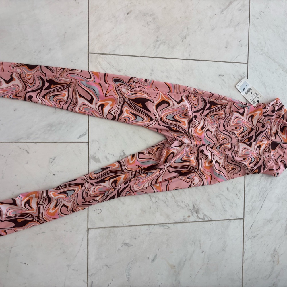 Zara Pink and Black Swirl Leggings